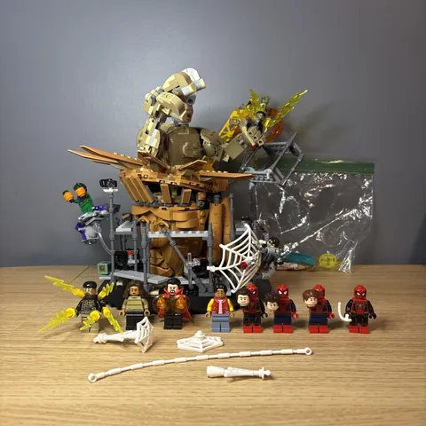 Lego Spiderman Upgraded final battle 76261 and 76280 fully complete extra figs 