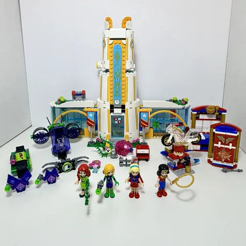 LEGO DC Super Hero Girls Set Bundle 41232 + 41235 High School & Dorm Room