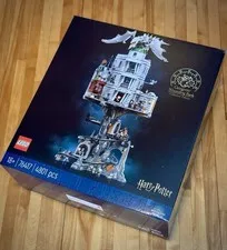 LEGO Harry Potter: Gringotts Wizarding Bank (76417) - New/Sealed - FREE SHIPPING