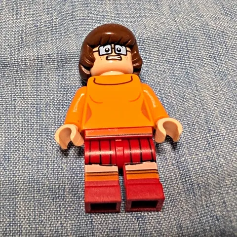 LEGO Official VELMA DINKLEY Authentic Scooby-Doo figure. RARE