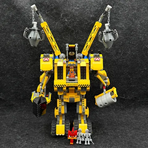 LEGO The LEGO Movie: Emmet's Construct-O-Mech 70814 w/ Minifigures