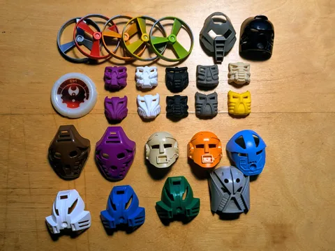 Lego Bionicle various masks and parts lot (Toa, Bohrok, Rakshi)