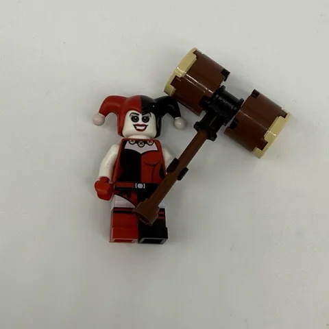 LEGO Batman Harley Quinn Minifigure 76035 Jokerland