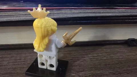 Super Mario Princess Peach Custom Lego Minifigure w/ stand And Goomba￼