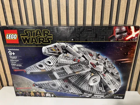 LEGO Star Wars Millennium Falcon set 75257 