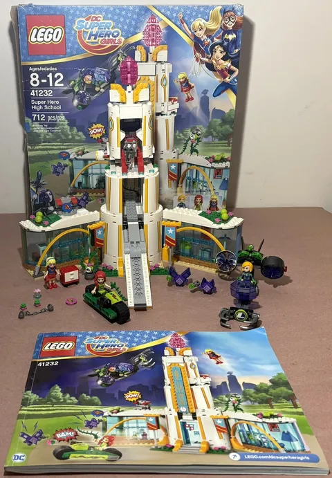 LEGO DC Super Hero Girls 41232 Super Hero High School 100% w/Book & Box. Retired