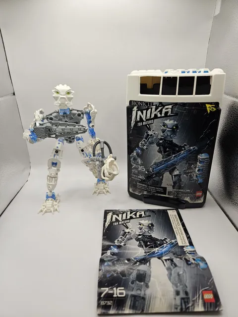 Complete no cracks Lego Bionicle set 8732 Toa Matoro Inika 2006 Canister