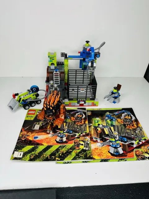 LEGO Power Miners: Lavatraz (8191) - Used 100% Complete