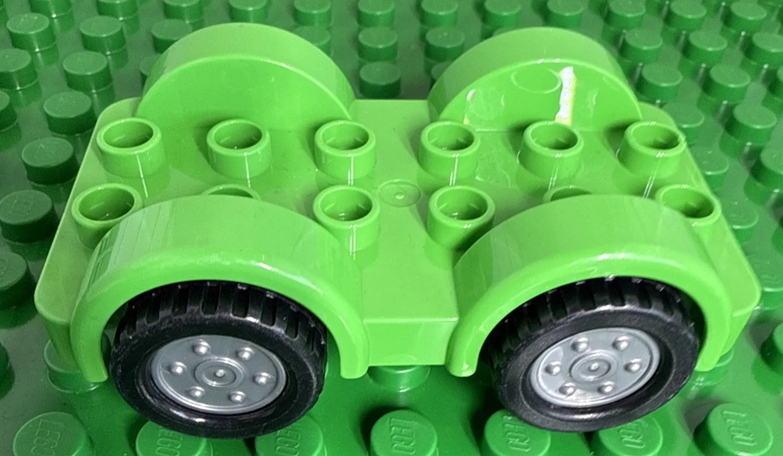 Lego Duplo Vehicle Green Car Base 2 x 6 Black Tires Silver Wheels Fixed Axles