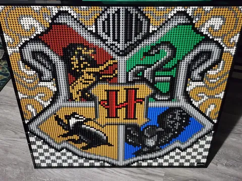 LEGO Art: Harry Potter Hogwarts Crest Shield Mosaic(31201) w/ Manual & extra Pcs