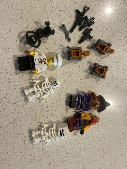 LEGO Minifigures Lot Witch & Skeleton figs & battle droid parts+accessories