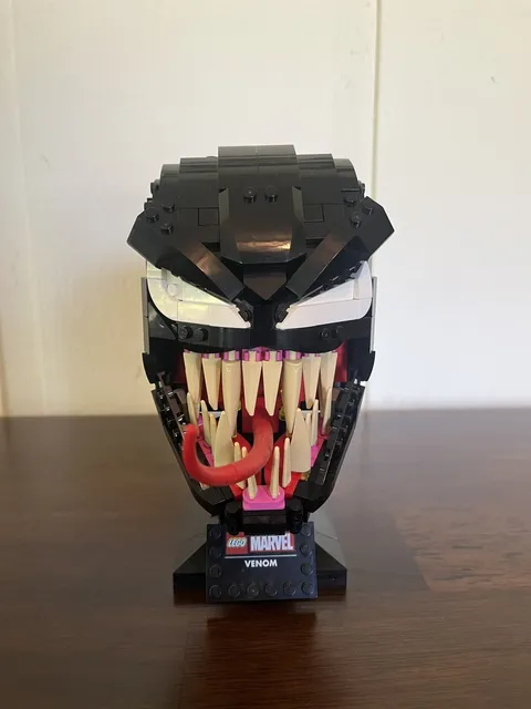 Lego 76187 Marvel Venom Head Bust Retired Assembled Built No Box