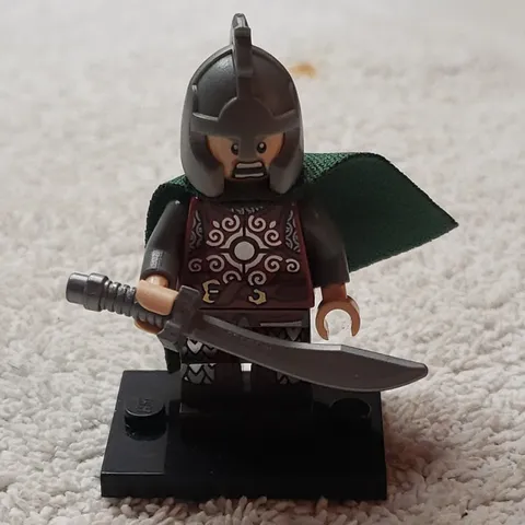 LEGO The Lord of the Rings Eomer Minifigure w/ Helmet Cape & Sword