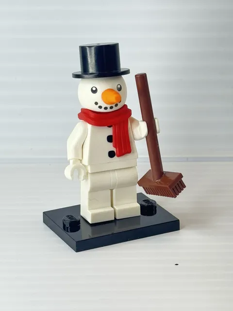 2022 LEGO 71034 Series 23 MINIFIGURE SNOWMAN Unopened  RETIRED