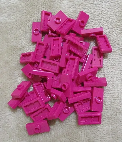 LEGO Plate, Modified 1 x 2 w/ 1 Stud Magenta no. 15573 (Qty 50) *NEW*