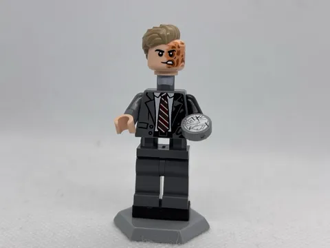 Lego - Two-Face (Dark Knight) SH1023 Minifigure Authentic