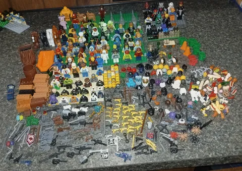 Big Lego Lot Over 75 Minifigures Weapons Hair Hats Heads Tools And More