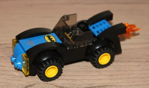 LEGO 10672 JUNIORS Super Heroes Batman The Batmobile Car Vehicle Only