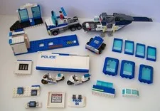 Lot of miscellaneous Lego pieces for INCOMPLETE Police sets -   motorcycle