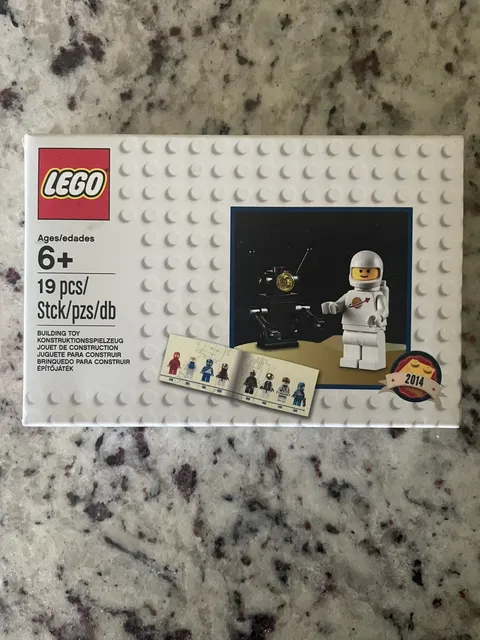 LEGO Space 5002812 Classic Spaceman Promo 2014 GWP Minifigure Limited Edition