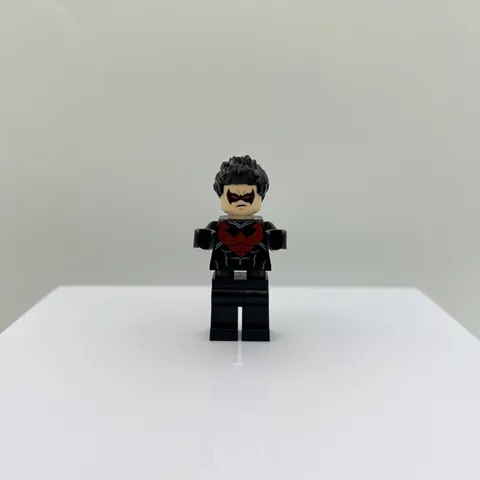 LEGO Nightwing Minifig DC Super Heroes sh085 76011 Set Exclusive 2014 Retired