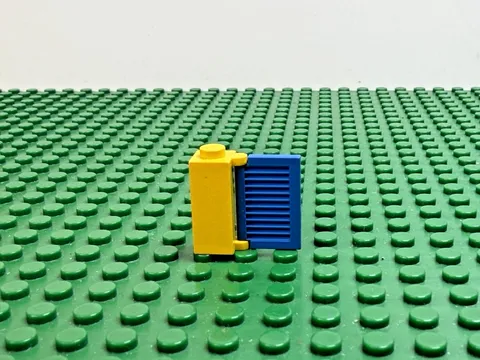 1970s LEGO Yellow Shutter Holder 1x1x2 w/Blue Shutter Legoland 580 361#3581 3582