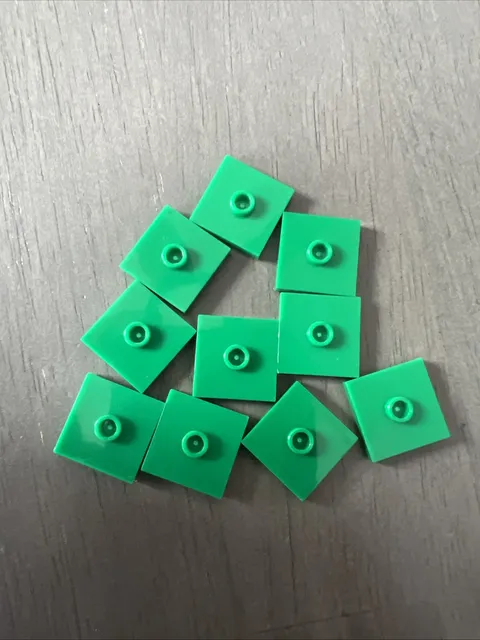 LEGO 87580 Green Plate Modified 2x2 Groove Center Stud Jumper 10 Pieces