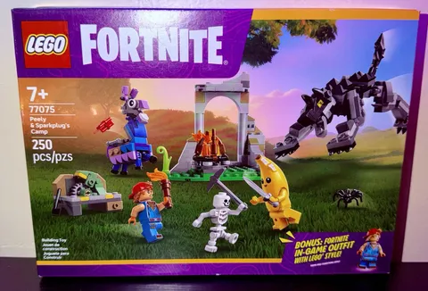 LEGO Fortnite 77075 Peely & Sparkplug’s Camp