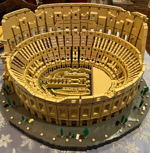 LEGO Icons: Colosseum (10276)    100% Complete