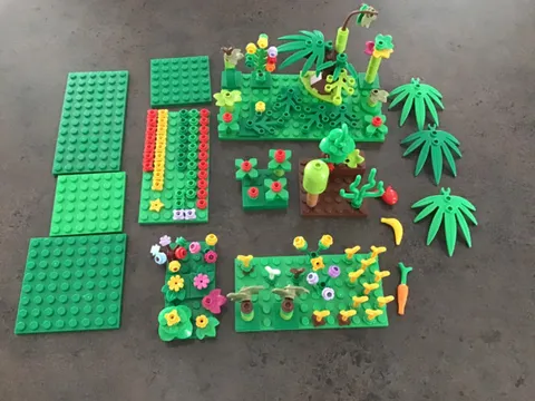 LEGO Plant & Foliage Lot P1,  Leaves, flowers, plates etc