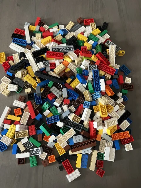 LEGO Basic Bricks Bulk 450 Pieces Multicolor Multi-size 2x2 2x3 2x4 2x6 2x8