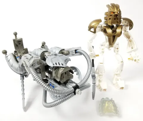 LEGO Bionicle 8596 Takanuva Complete Titan Warrior Gold Avohkii Damage