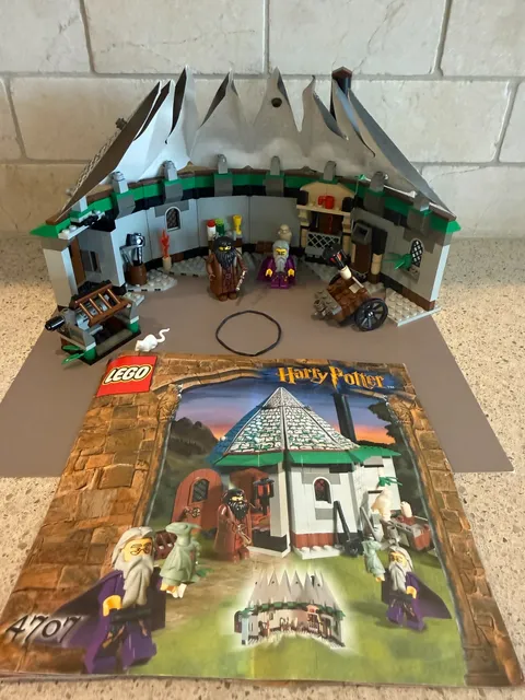 LEGO 4707 Hagrid's Hut Harry Potter 2001 Near Complete w/ Instructions
