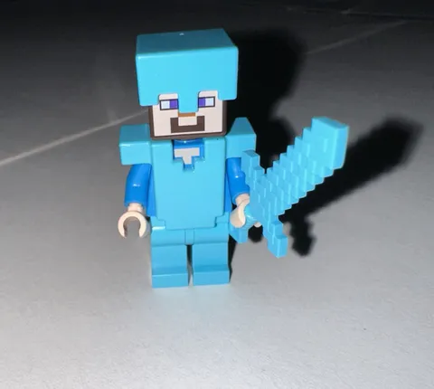 Lego Mini Fig Diamond Armor Steve Helmet Sword Minecraft MiniFig Pet/Smoke free