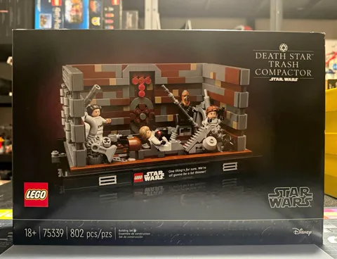 LEGO 75339 Star Wars Death Star Trash Compactor Diorama Retired Set