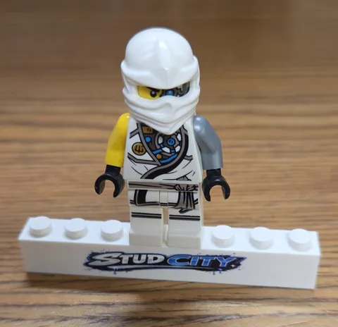 LEGO njo228 Ninjago White Tournament Robe Zane Minifigure 