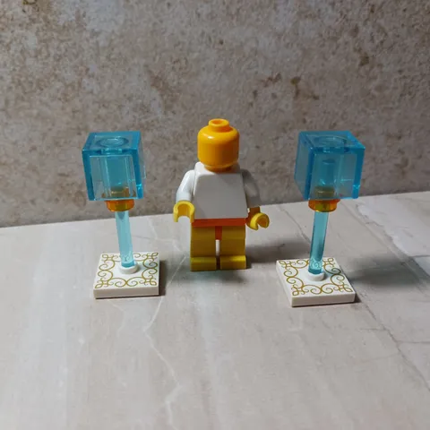 New LEGO Christmas Ice Cube Street Light Clear Blue Squares with Fancy Stand