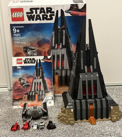 LEGO Star Wars 75251 Darth Vader’s Castle 1060pcs w/ Box & Minifigs Retired