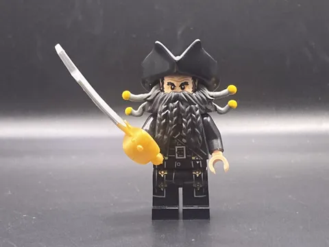LEGO MINIFIGURE PIRATES OF THE CARIBBEAN BLACKBEARD WITH SWORD - POC007