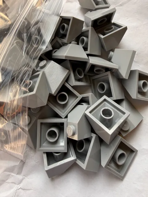LEGO- NEW-#3045-LIGHT BLUISH GREY-SLOPE 45  2 X 2 DOUBLE CONVEX-10 PIECES