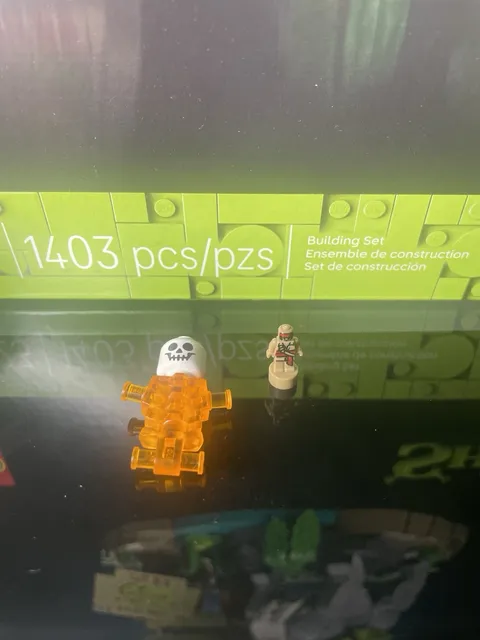 Lego Pirates of the Caribbean Queen Anne’s Revenge 4195 Parts Voodoo Figurehead