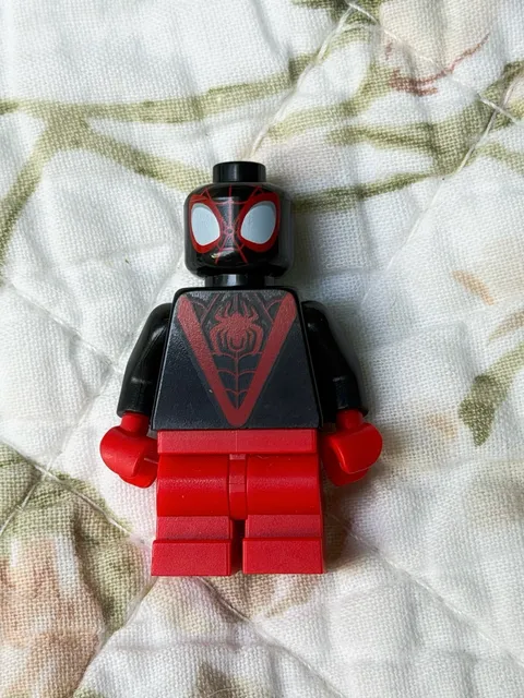LEGO Marvel Spider-Man SH0800 Miles Morales Spiderman Red Logo 10781 10784