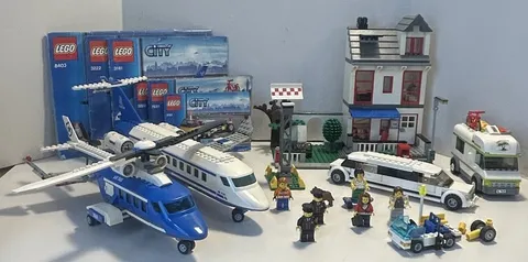 Lot Of LEGO CITY: City House 8403-3222-3181-7639 99% Complete With Manuals!
