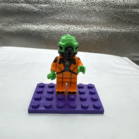 LEGO Series 21 Collectible Minifigures 71029 Alien Incomplete