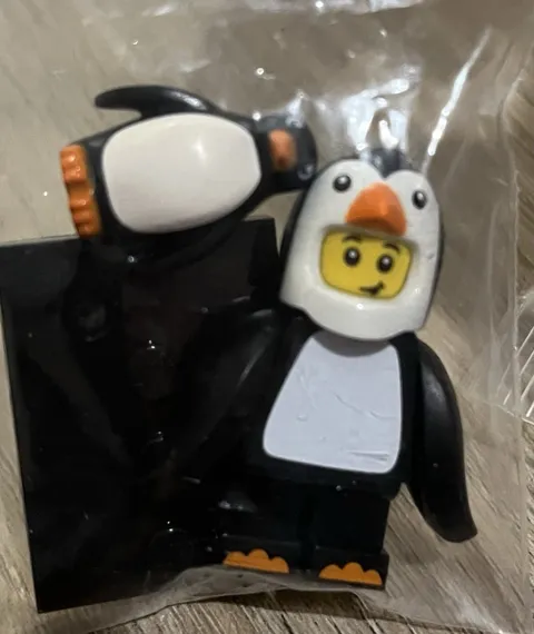 LEGO MINIFIGURES series 16 Penguin Boy