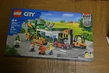 LEGO CITY: Grocery Store (60347)  NEW in box!