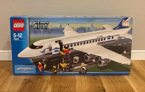 LEGO 7893 Passenger Plane City Airport