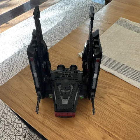 LEGO Star Wars 75256 Kylo Ren's Shuttle