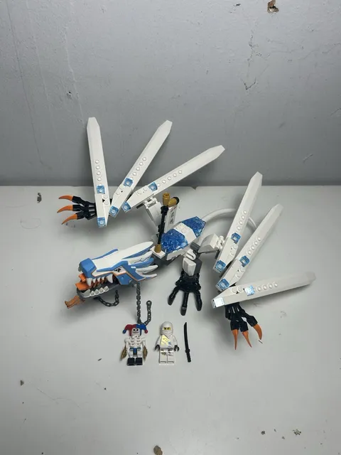 LEGO NINJAGO: Ice Dragon Attack (2260) 99% Complete