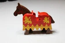 LEGO Castle Brown Horse With Red Barding Ruffled Edge Yellow Lions Minifigure